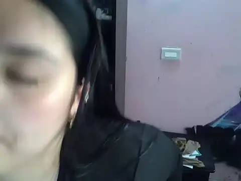 sara 110323 online show from November 27, 2025, 5:46 pm