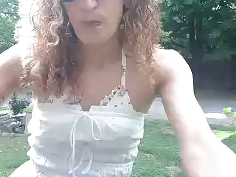 Snapshot of AshleyRain chatting on May 19, 2026, 7:43 pm AshleyRain online show from May 19, 2026, 7:43 pm