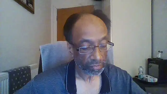 rauncher1 online show from November 5, 2025, 9:23 am