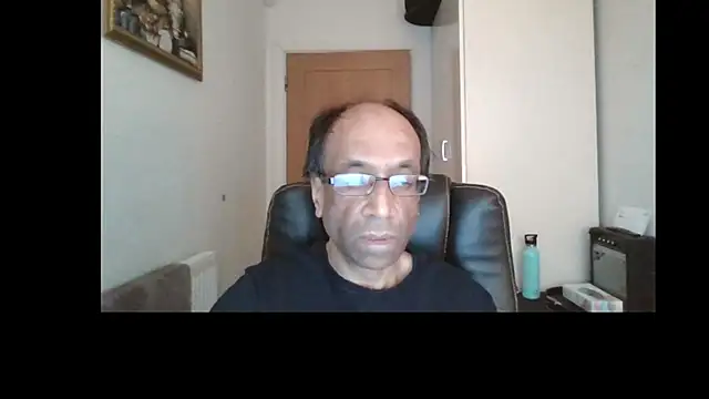 rauncher1 online show from April 13, 2026, 10:41 am