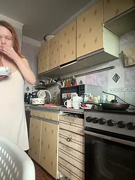 Susanel online show from February 21, 2026, 9:22 am