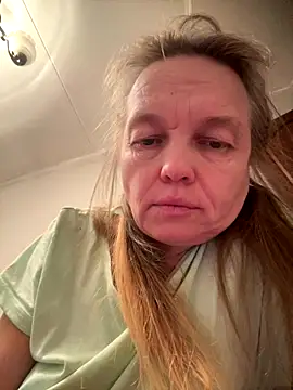 Susanel online show from December 19, 2025, 5:48 pm