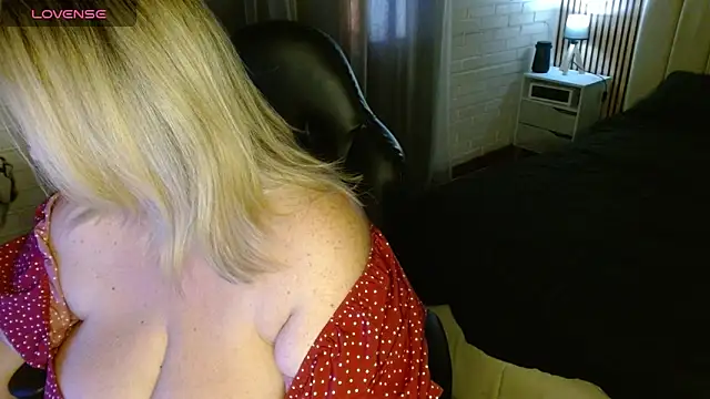 Snapshot of bella_savati chatting on March 14, 2026, 10:16 pm bella savati online show from March 14, 2026, 10:16 pm