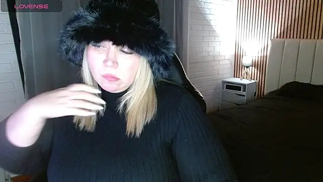 Snapshot of bella_savati chatting on March 30, 2026, 2:02 am bella savati online show from March 30, 2026, 2:02 am
