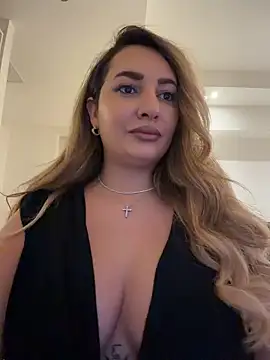 Snapshot of YaaraCollins chatting on February 28, 2026, 7:13 pm YaaraCollins online show from February 28, 2026, 7:13 pm