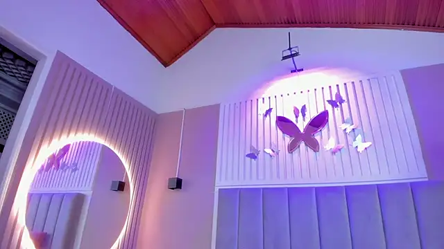 chantall1375 online show from January 17, 2026, 3:32 am