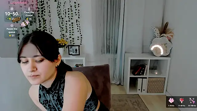 Alexa Lexi  online show from May 13, 2026, 10:55 am