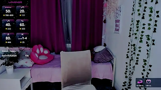 Alexa Lexi  online show from May 19, 2026, 10:44 am