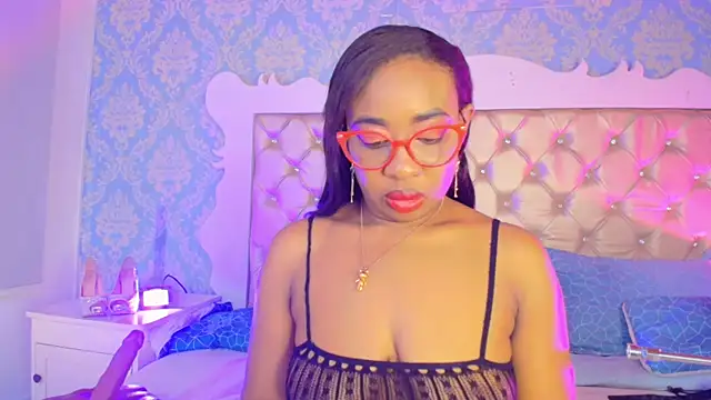 Snapshot of CaseyMoon chatting on May 20, 2026, 12:46 pm CaseyMoon online show from May 20, 2026, 12:46 pm