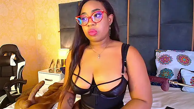 CaseyMoon online show from November 5, 2025, 12:19 pm