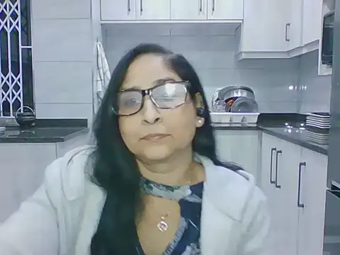 Snapshot of Indiankushy chatting on July 9, 2026, 5:12 pm Indiankushy online show from July 9, 2026, 5:12 pm