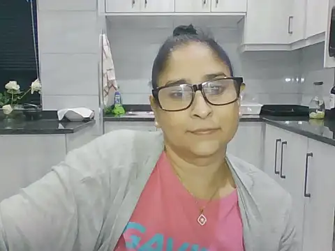 Snapshot of Indiankushy chatting on July 24, 2026, 5:20 pm Indiankushy online show from July 24, 2026, 5:20 pm