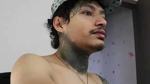 trieone online show from November 2, 2025, 10:37 pm