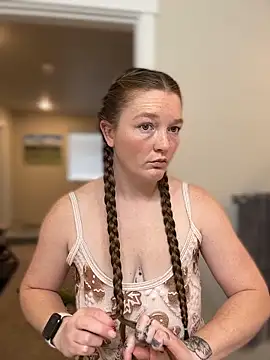 PussiesnCream  online show from December 18, 2025, 4:11 pm