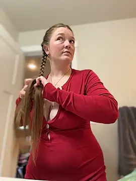 PussiesnCream  online show from January 6, 2026, 9:08 pm