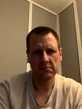 HuddledRemote online show from December 4, 2024, 10:35 pm