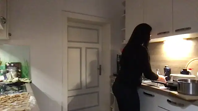 Viola Beck online show from December 21, 2025, 4:52 pm