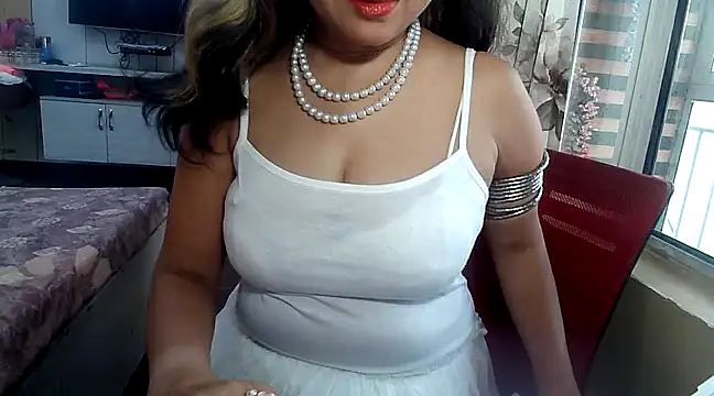 Snapshot of yourradhika chatting on February 24, 2025, 7:11 am yourradhika online show from February 24, 2025, 7:11 am