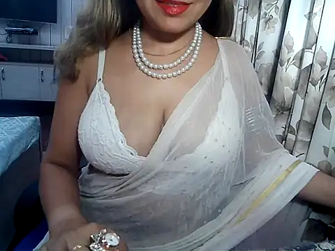 Snapshot of yourradhika chatting on March 9, 2025, 5:28 pm yourradhika online show from March 9, 2025, 5:28 pm