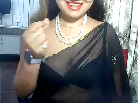 Snapshot of yourradhika chatting on March 8, 2025, 5:33 pm yourradhika online show from March 8, 2025, 5:33 pm
