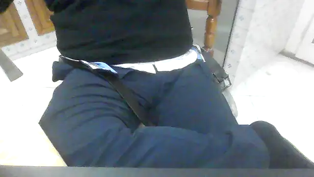 polloiw online show from November 1, 2025, 5:40 pm