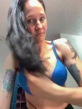 lolabunny9 online show from March 17, 2025, 12:57 pm