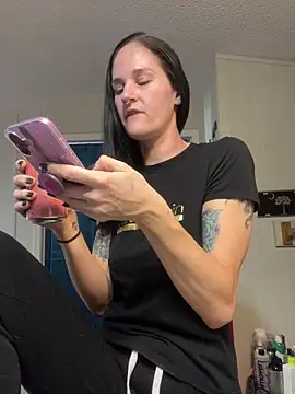 lolabunny9 online show from February 21, 2025, 3:43 pm