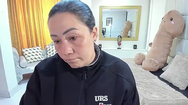 Snapshot of gaby_trent chatting on November 7, 2025, 12:53 pm gaby trent online show from November 7, 2025, 12:53 pm