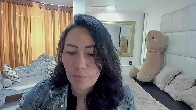 Snapshot of gaby_trent chatting on February 10, 2026, 2:49 pm gaby trent online show from February 10, 2026, 2:49 pm