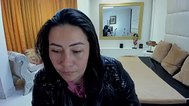 Snapshot of gaby_trent chatting on September 29, 2025, 1:50 pm gaby trent online show from September 29, 2025, 1:50 pm