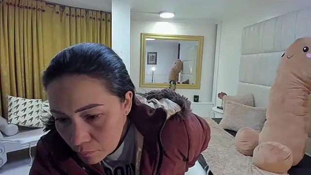 Snapshot of gaby_trent chatting on November 15, 2025, 10:30 am gaby trent online show from November 15, 2025, 10:30 am