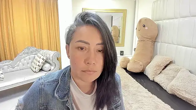 Snapshot of gaby_trent chatting on February 11, 2026, 4:29 pm gaby trent online show from February 11, 2026, 4:29 pm