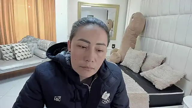 Snapshot of gaby_trent chatting on December 18, 2025, 12:20 pm gaby trent online show from December 18, 2025, 12:20 pm