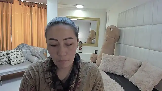 Snapshot of gaby_trent chatting on December 16, 2025, 3:05 pm gaby trent online show from December 16, 2025, 3:05 pm