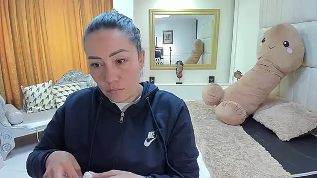 Snapshot of gaby_trent chatting on November 22, 2025, 2:16 pm gaby trent online show from November 22, 2025, 2:16 pm