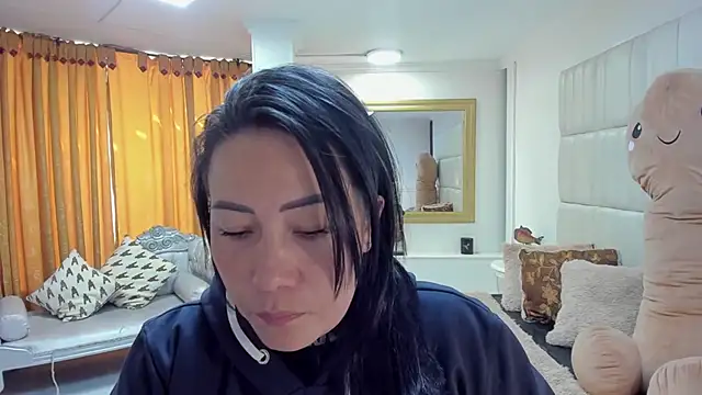 Snapshot of gaby_trent chatting on November 29, 2025, 3:34 pm gaby trent online show from November 29, 2025, 3:34 pm