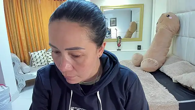 Snapshot of gaby_trent chatting on November 24, 2025, 2:50 pm gaby trent online show from November 24, 2025, 2:50 pm