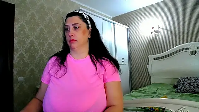 Evelyn Shy online show from November 14, 2025, 7:23 am