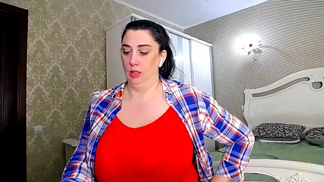 Snapshot of Evelyn_Shy chatting on February 12, 2026, 9:53 am Evelyn Shy online show from February 12, 2026, 9:53 am