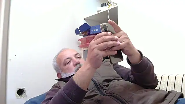 husoizmir online show from May 4, 2026, 1:25 pm