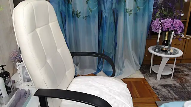 Mika Passion online show from December 5, 2025, 9:41 am