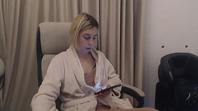 Aliss Hottie online show from October 31, 2025, 6:48 pm