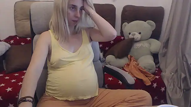 Aliss Hottie online show from October 6, 2025, 8:59 am