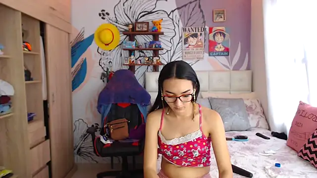 LinzyBaner online show from March 18, 2025, 9:32 pm