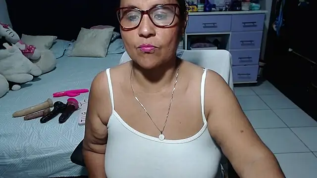 pervert mommy  online show from May 16, 2026, 10:03 am