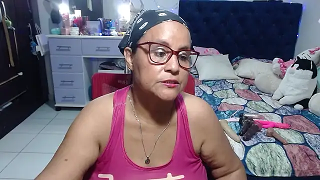 pervert mommy  online show from June 3, 2026, 2:33 pm