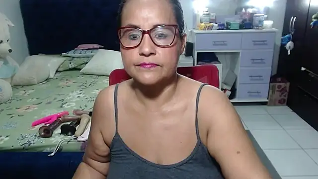 pervert mommy  online show from March 16, 2026, 11:14 am