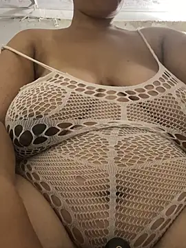 Snapshot of XHotJuicyBootyXX chatting on April 24, 2026, 10:17 am XHotJuicyBootyXX online show from April 24, 2026, 10:17 am
