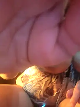 LAURAFOCOSA online show from March 6, 2026, 11:00 pm