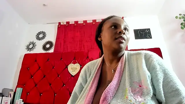 Snapshot of harleyevaans chatting on October 2, 2025, 12:30 pm harleyevaans online show from October 2, 2025, 12:30 pm